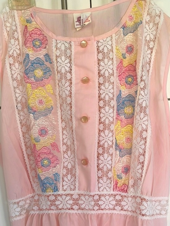 Lov Lee Other - Vintage Lov Lee Pink Lace Embroidery Nightgown Montreal Canada L